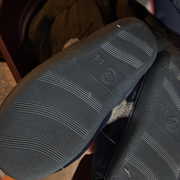Slippers size 2-3 - Picture 2 of 2